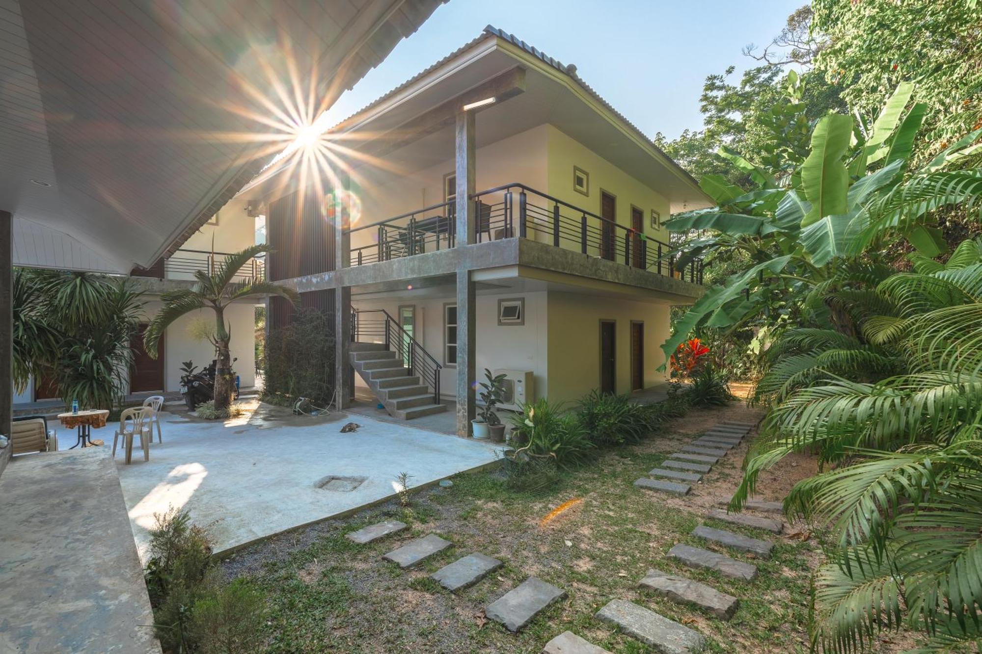 Aparthotel Little Kamala Hill Esterno foto